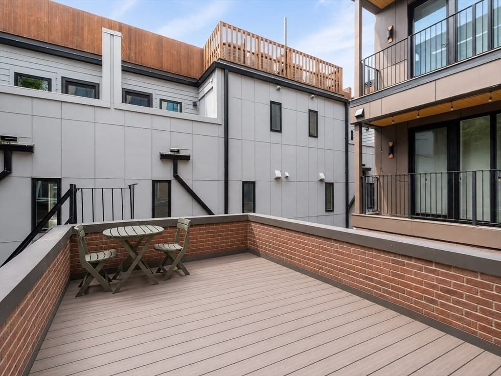 20 Shawmut St, Boston MA 02116 photo 2