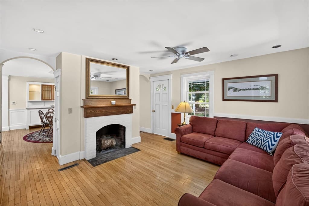 Single Family Residence at 658 Main St, Harwich MA 02645, Harwich, photo 13 of 42