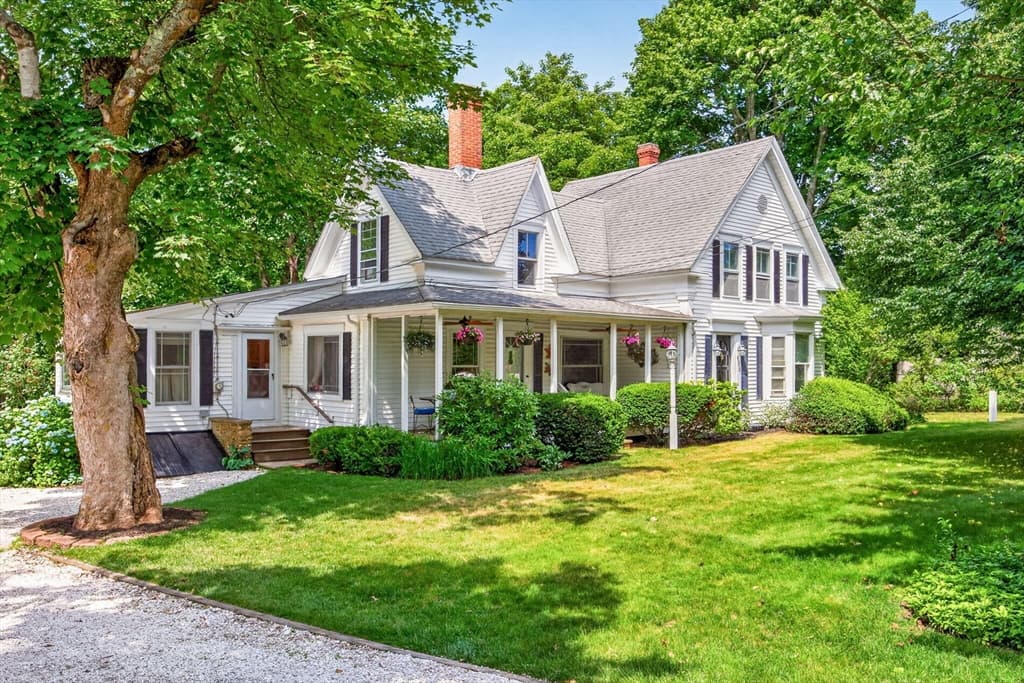 658 Main St, Harwich MA 02645