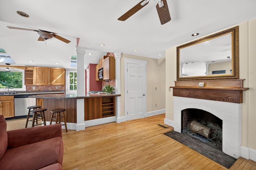 Single Family Residence at 658 Main St, Harwich MA 02645, Harwich, photo 5 of 42