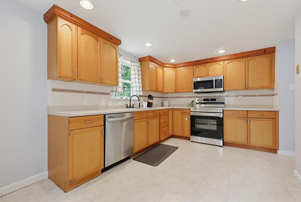 Single Family Residence at 22 Harriss Ct, Abington MA 02351, Abington, photo 8 of 32