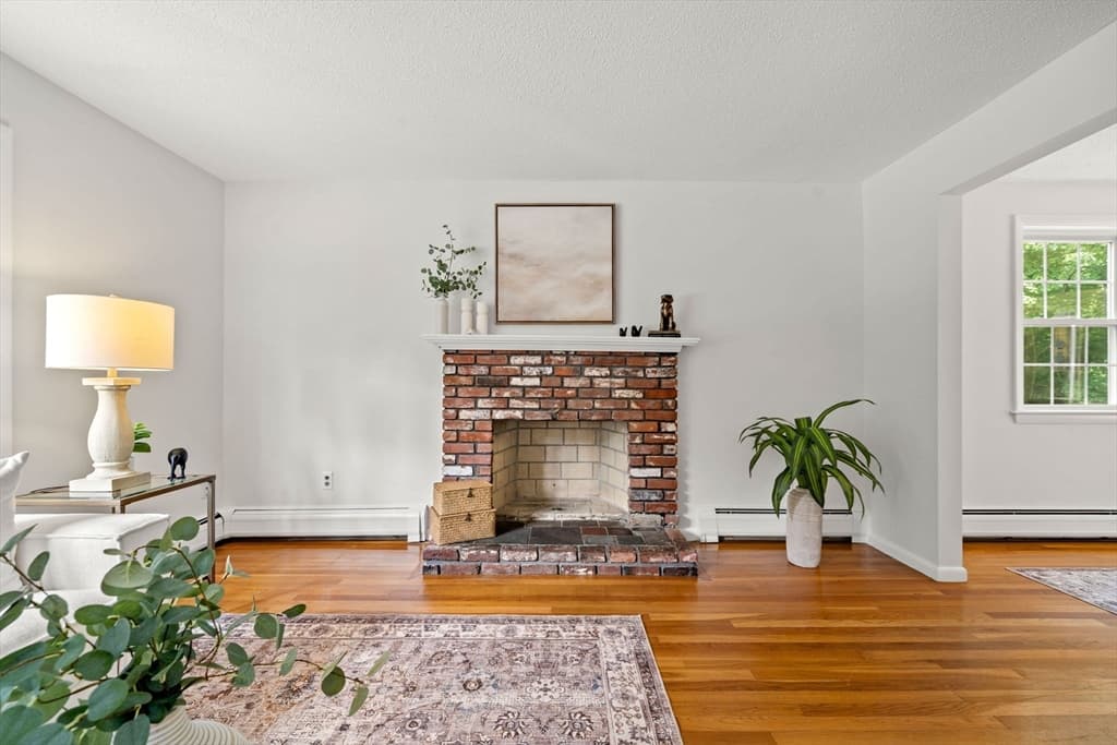 21 Freeport Dr, Burlington MA 01803 photo 5