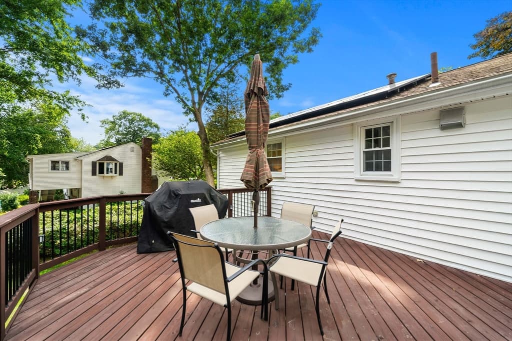 21 Freeport Dr, Burlington MA 01803 photo 18