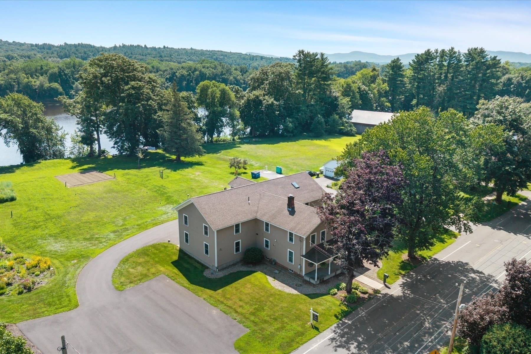 136 Main St, Hatfield MA 01038