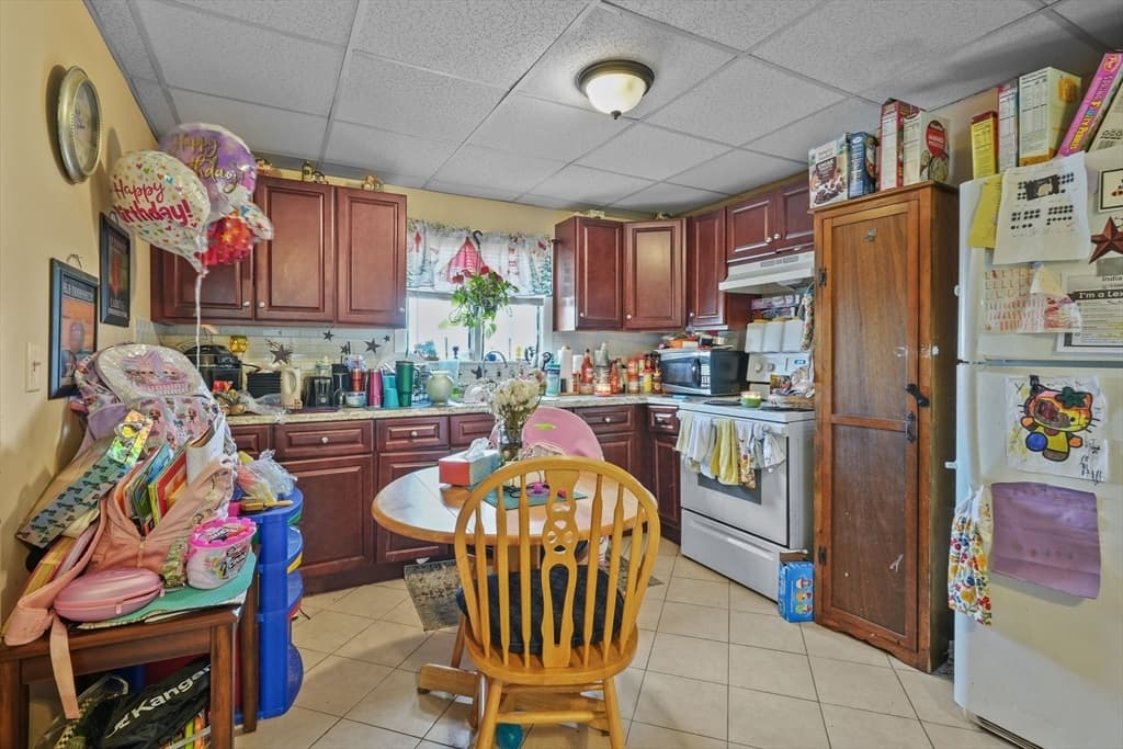 1792 Pleasant St, Fall River MA 02723 photo 2