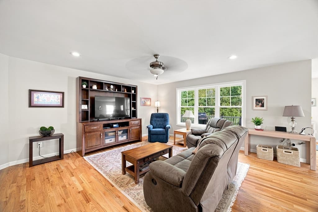 12 Copley Cir # 12, Enfield CT 06082 photo 17
