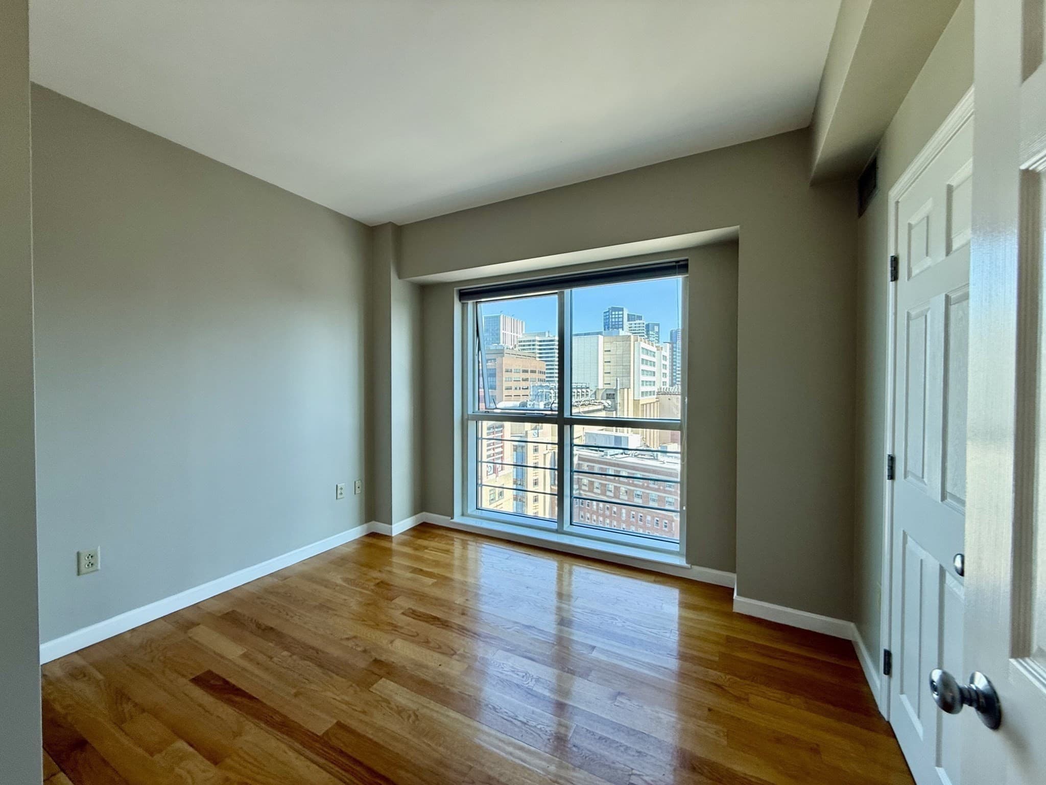 Condominium at 1 Nassau # 1705, Boston MA 02111, photo 22 of 36