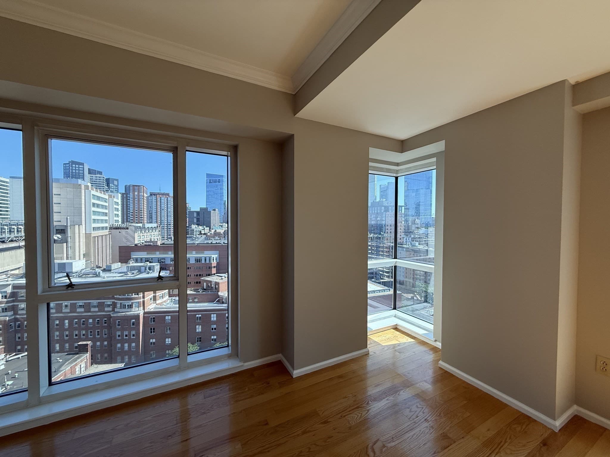 Condominium at 1 Nassau # 1705, Boston MA 02111, photo 10 of 36