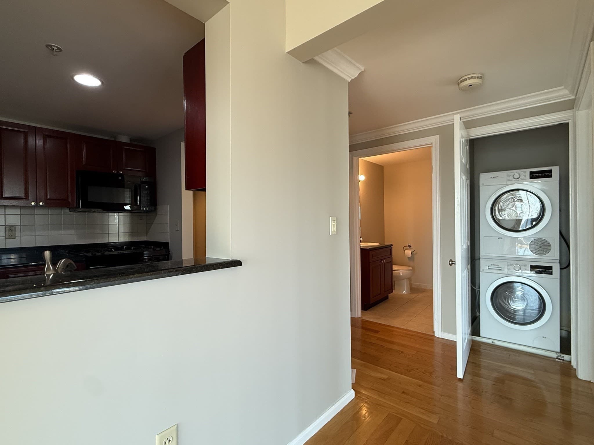 Condominium at 1 Nassau # 1705, Boston MA 02111, photo 25 of 36