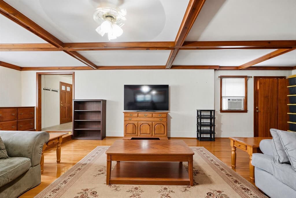 90 Glenview, Upton MA 01568 photo 5