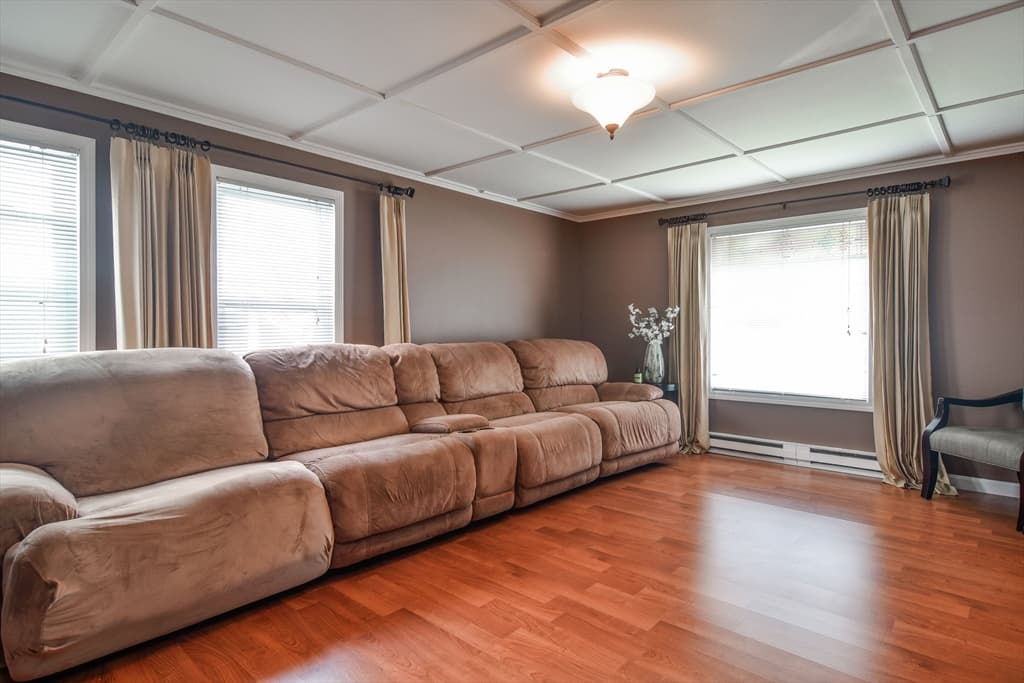 179 Chestnut Street, Marlborough MA 01752 photo 2