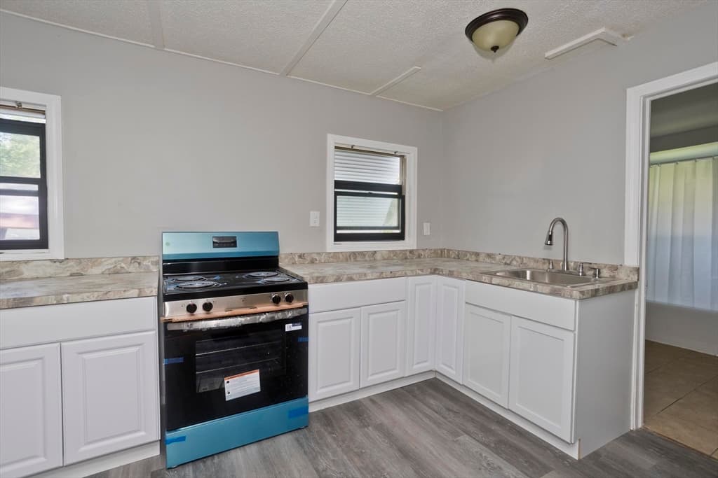 143 Davenport St, Springfield MA 01119 photo 7