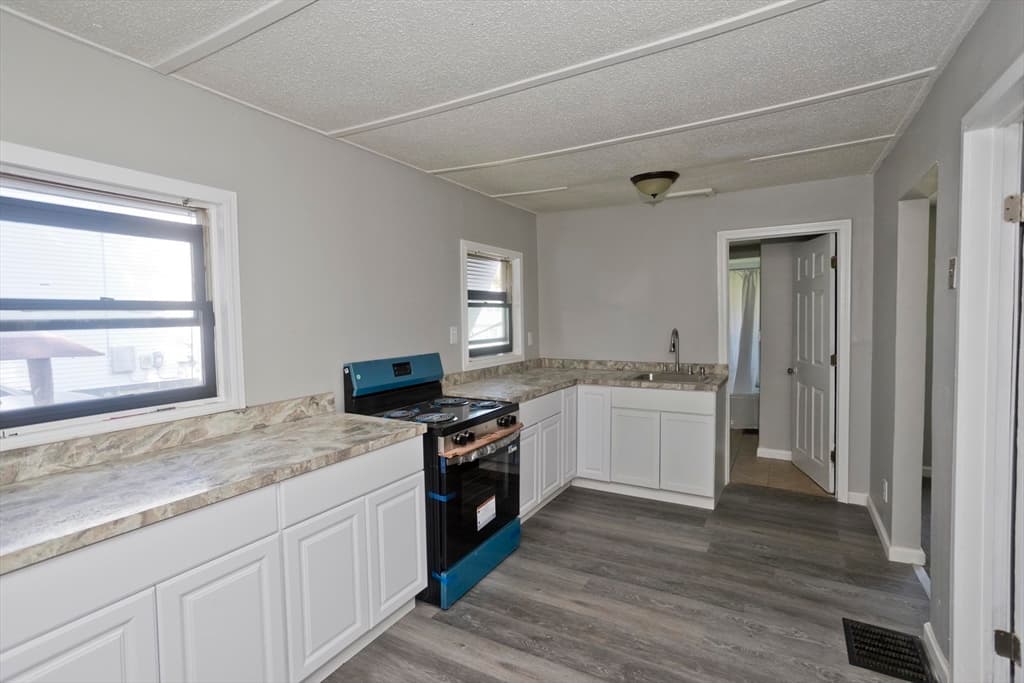 143 Davenport St, Springfield MA 01119 photo 10