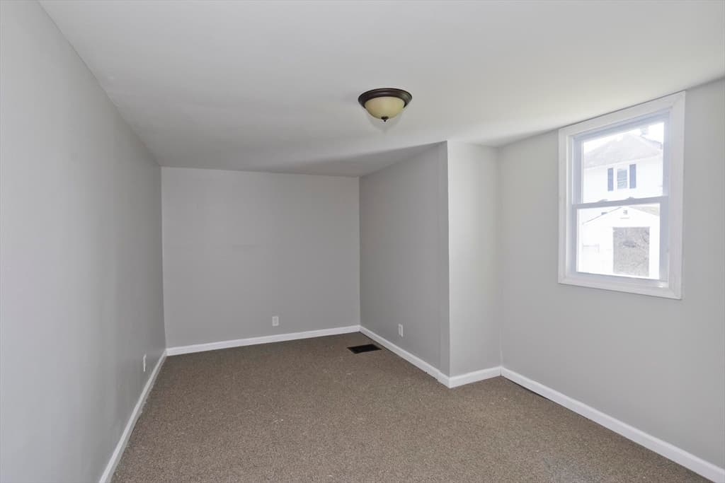 143 Davenport St, Springfield MA 01119 photo 18