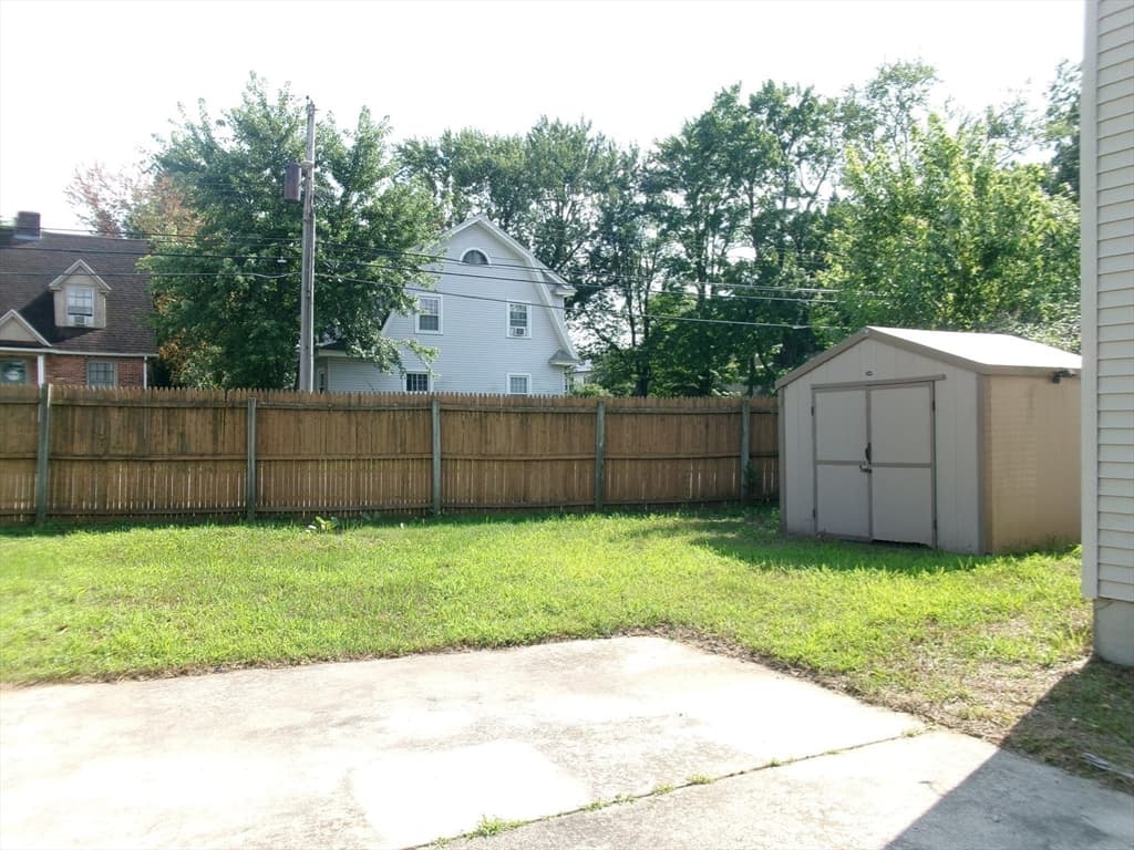 71 Eddywood St, Springfield MA 01118 photo 32