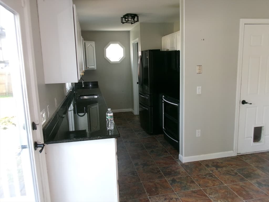 71 Eddywood St, Springfield MA 01118 photo 8