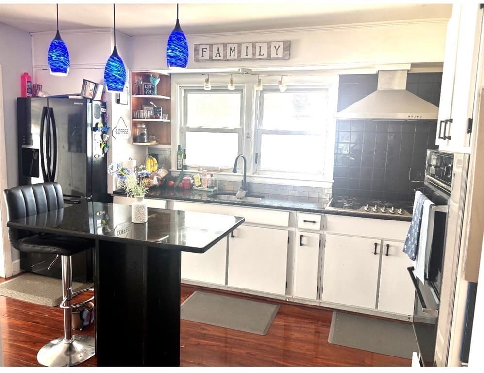 401 Whitlow St, New Bedford MA 02746 photo 5