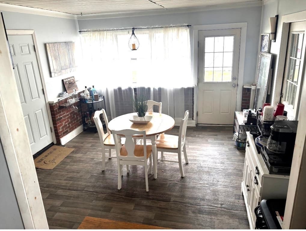 401 Whitlow St, New Bedford MA 02746 photo 9