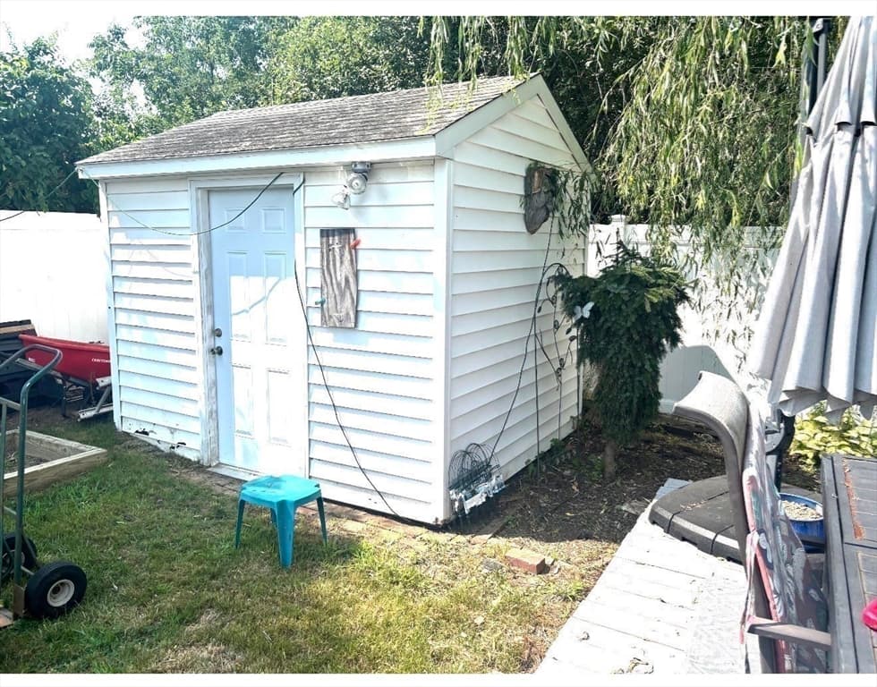 401 Whitlow St, New Bedford MA 02746 photo 24