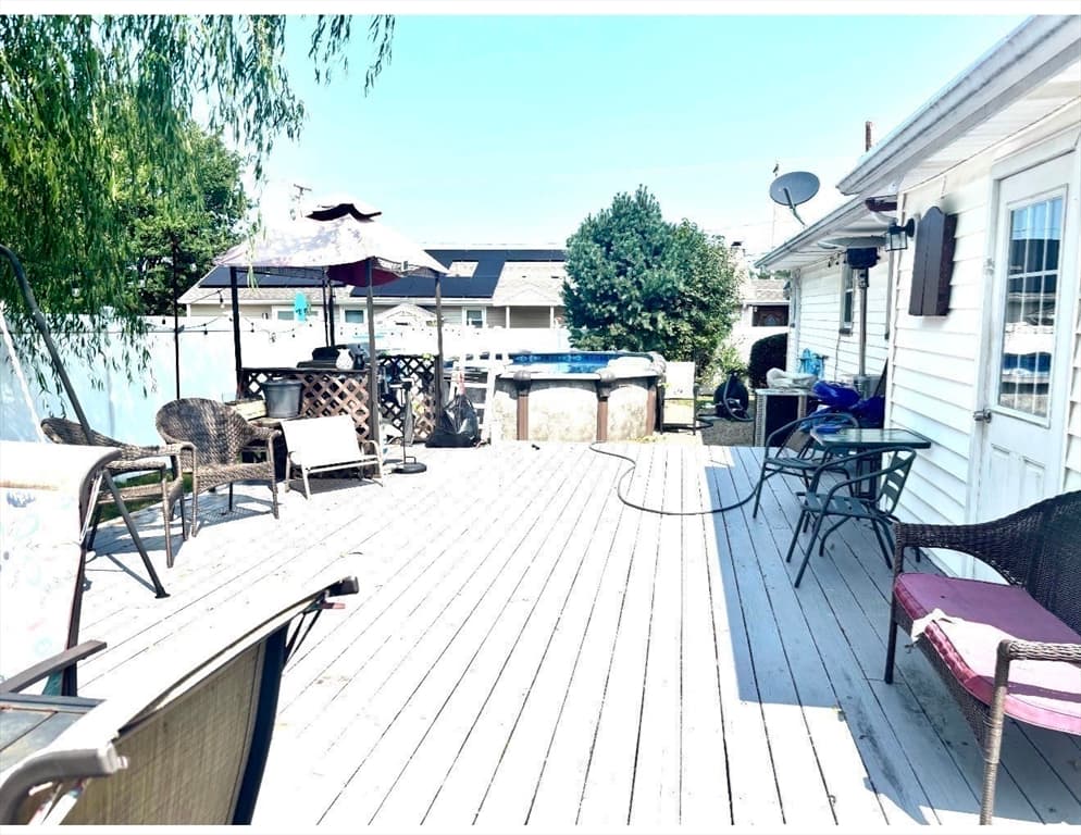 401 Whitlow St, New Bedford MA 02746 photo 19