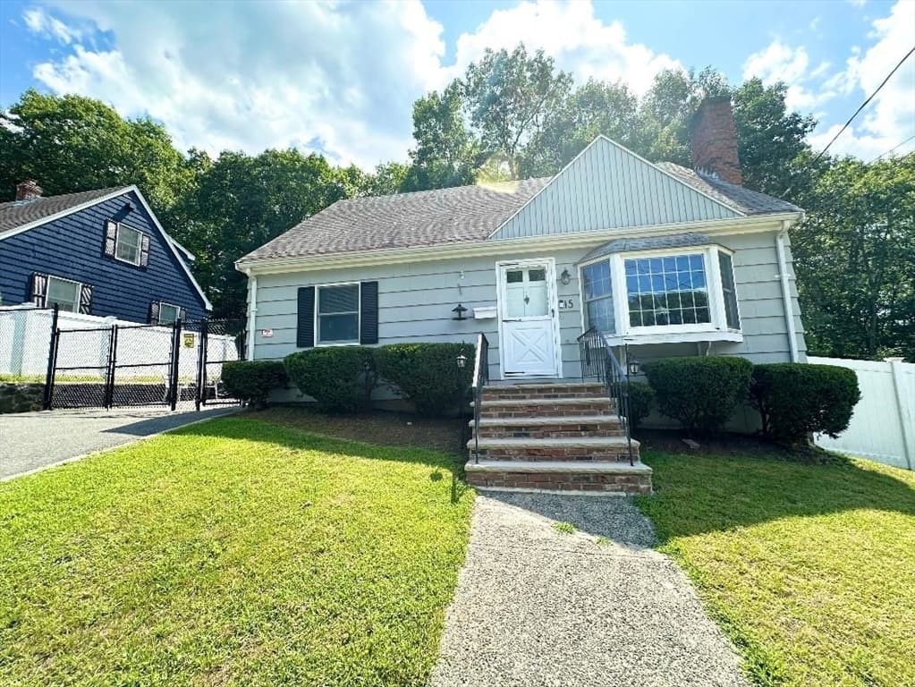 15 Cannon Rock Road, Lynn MA 01904