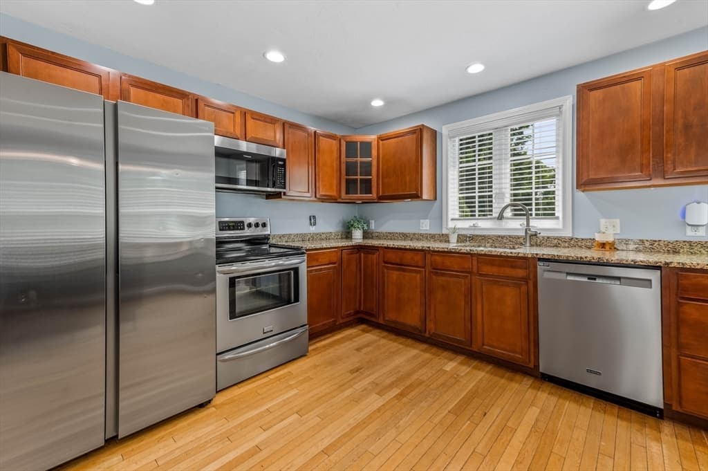 77 Oakcrest Drive, North Attleboro MA 02760 photo 5