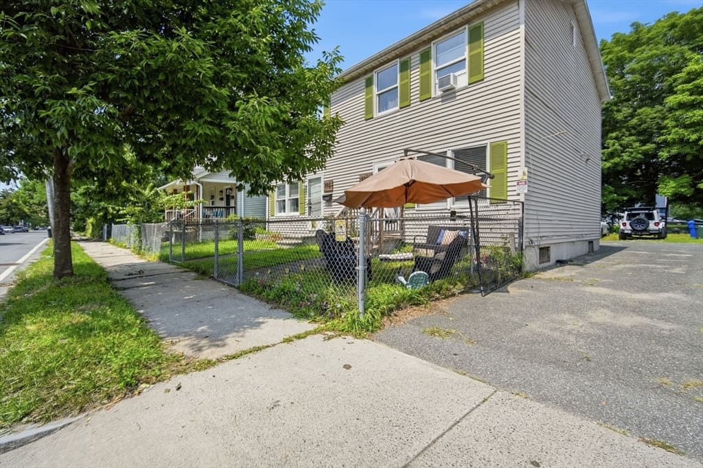 146-148 King Street, Springfield MA 01109 photo 3