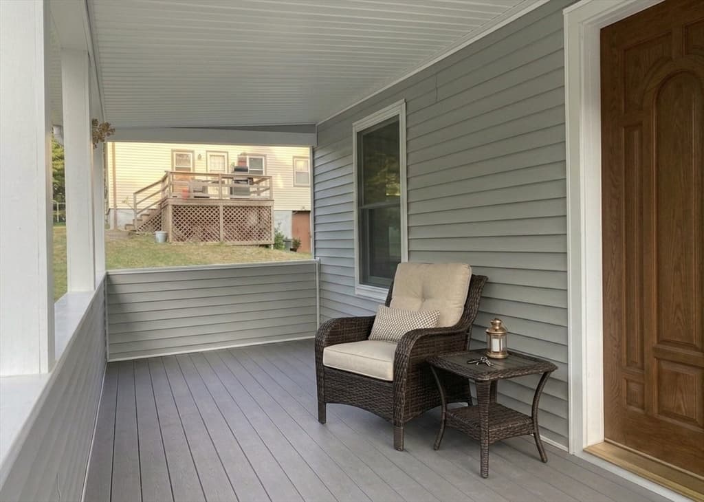 9 Dimock St, Danvers MA 01923 photo 2