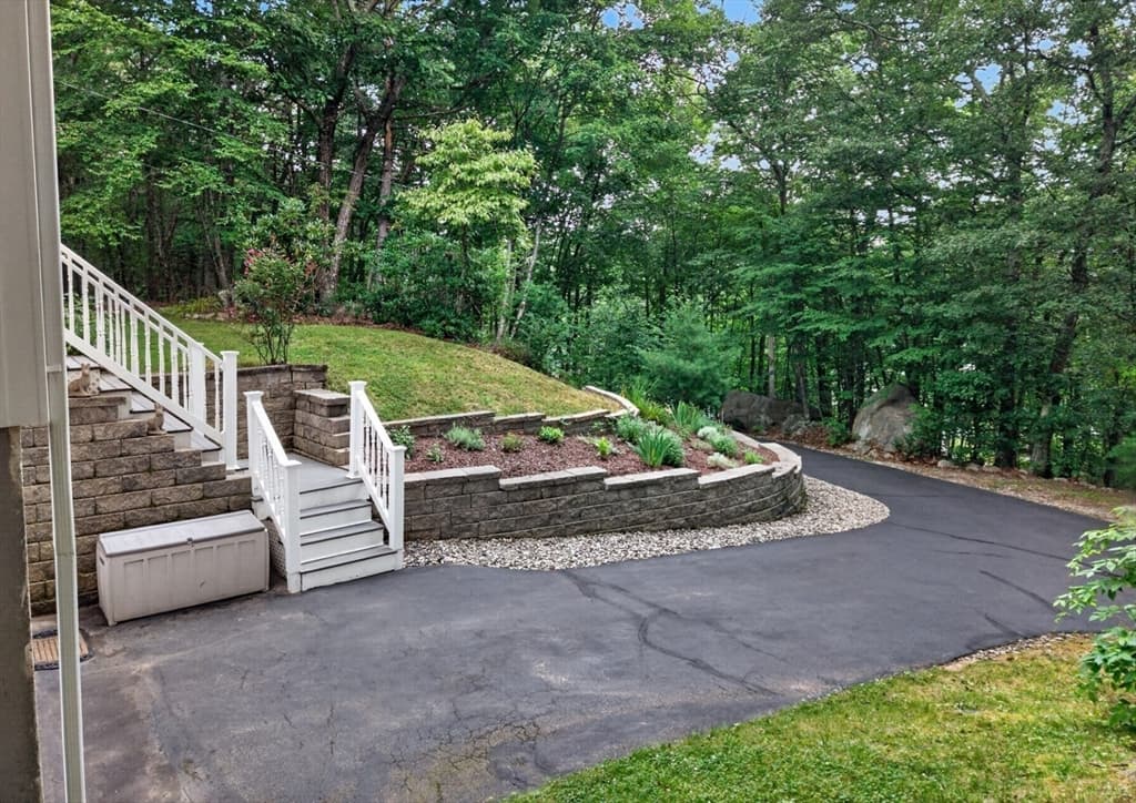 81 Moon Hill Rd, Northbridge MA 01534 photo 6