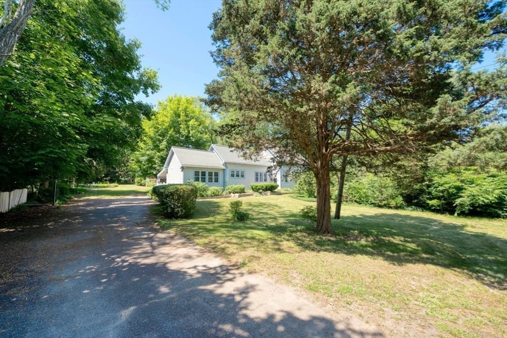219 Tremont St, Carver MA 02330 photo 2