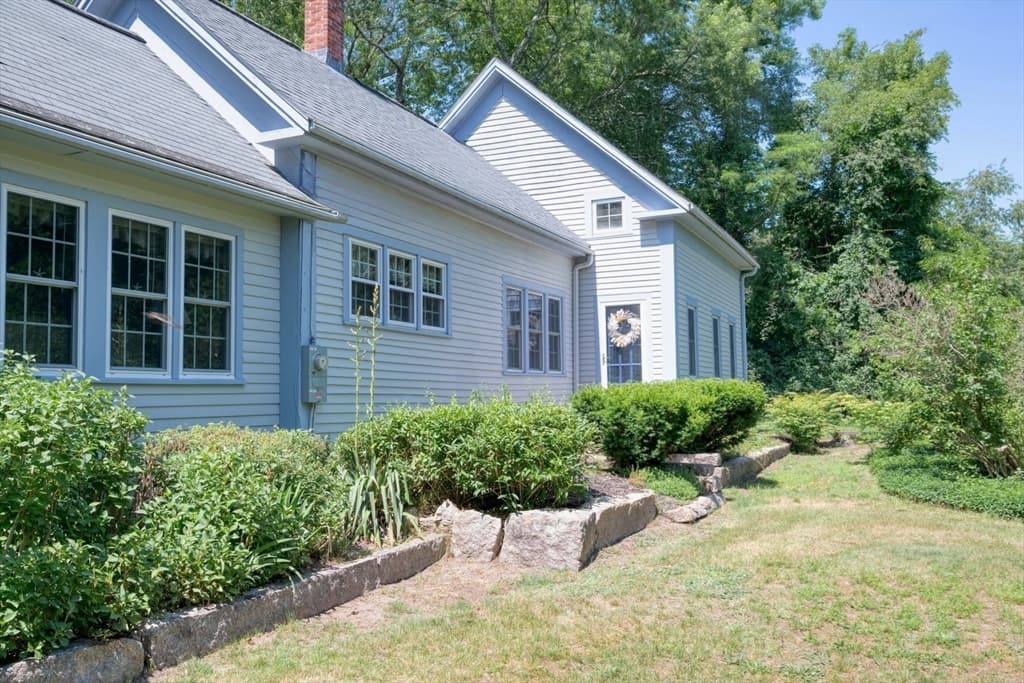 219 Tremont St, Carver MA 02330 photo 3