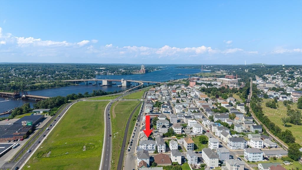84 Cory St, Fall River MA 02720 photo 2