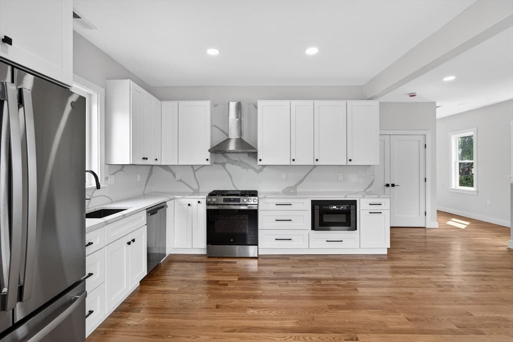 21 Hutchinson St # 2, Winthrop MA 02152 photo 3