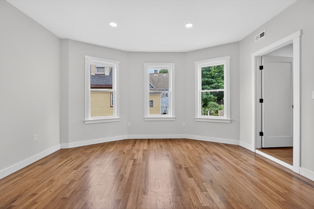 21 Hutchinson St # 2, Winthrop MA 02152 photo 5