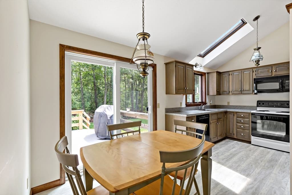 Single Family Residence at 26 Qaushnet Way, Falmouth MA 02536, Falmouth, photo 5 of 40