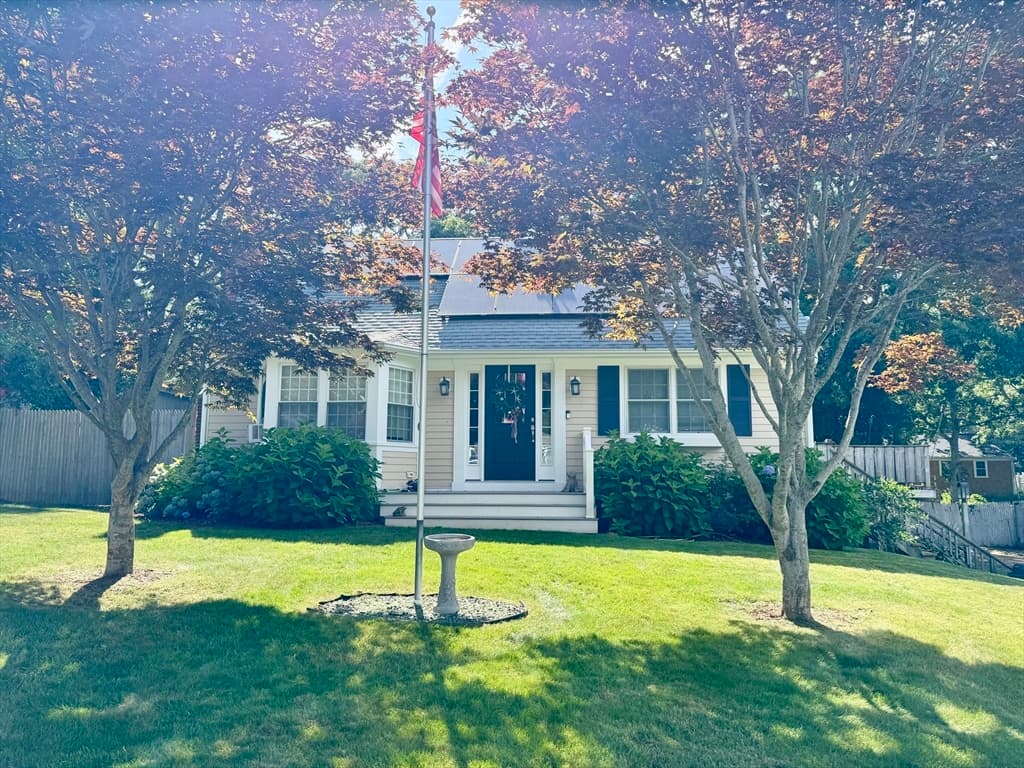 123 Fawcett Ln, Barnstable MA 02601