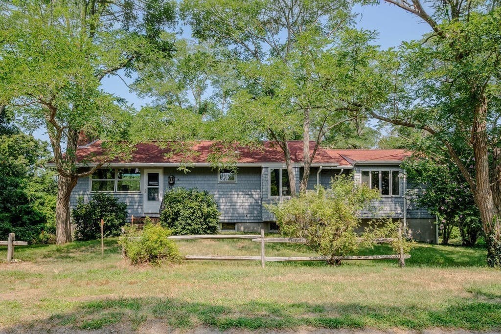450 Lieutenant Island Rd, Wellfleet MA 02667