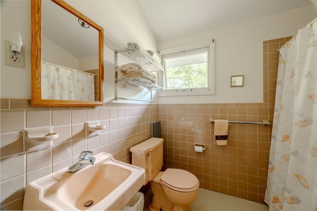 Single Family Residence at 450 Lieutenant Island Rd, Wellfleet MA 02667, photo 9 of 42
