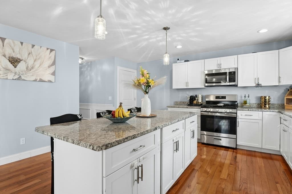133 Apricot St, Worcester MA 01603 photo 8