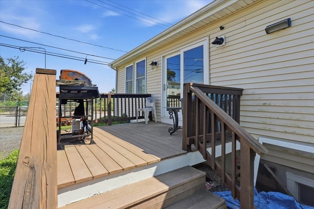 1033 Rodman St, Fall River MA 02721 photo 6