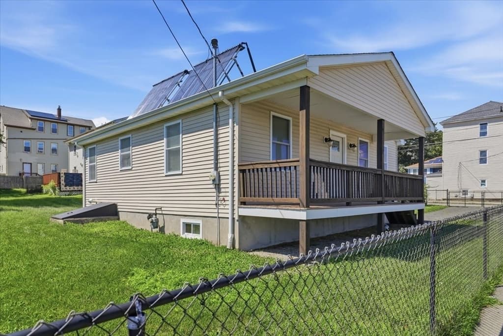 1033 Rodman St, Fall River MA 02721 photo 7