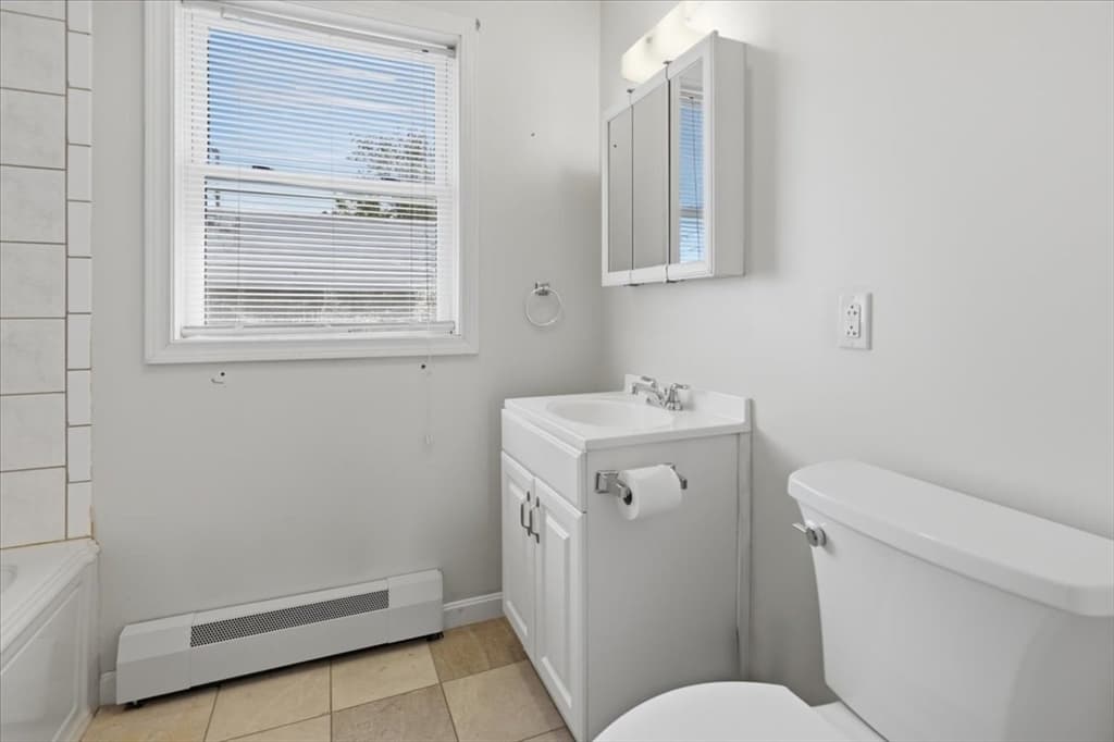 1033 Rodman St, Fall River MA 02721 photo 24