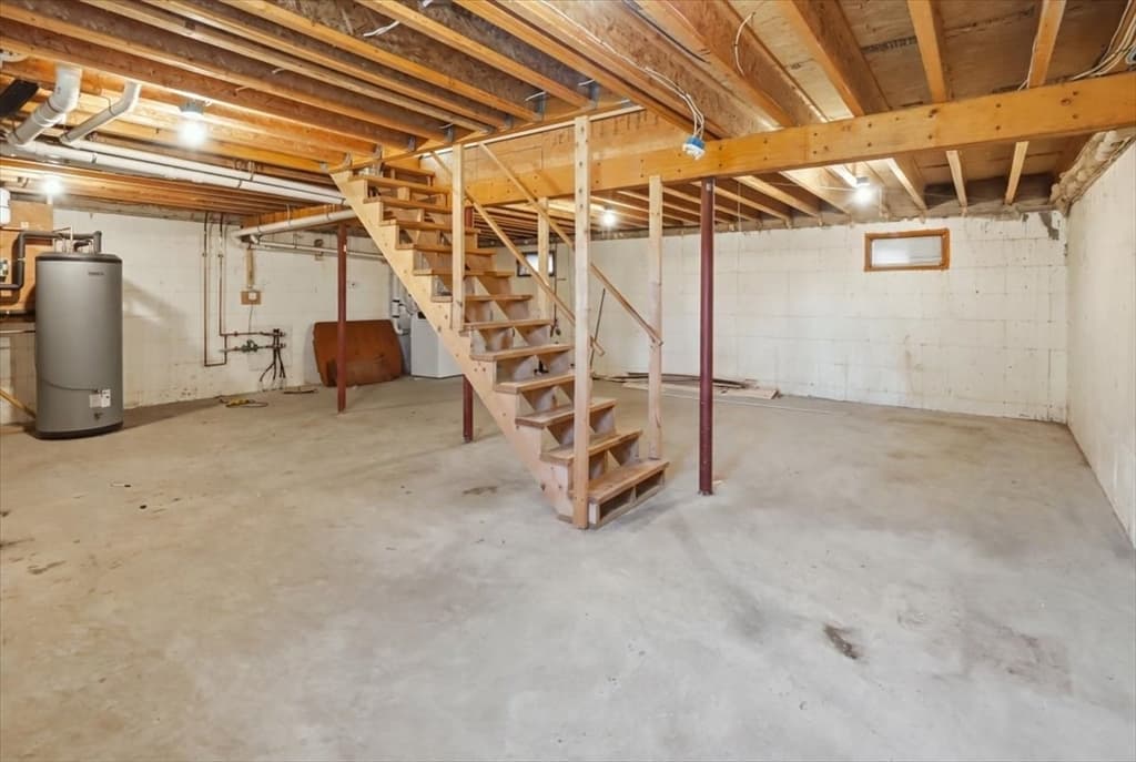1033 Rodman St, Fall River MA 02721 photo 30