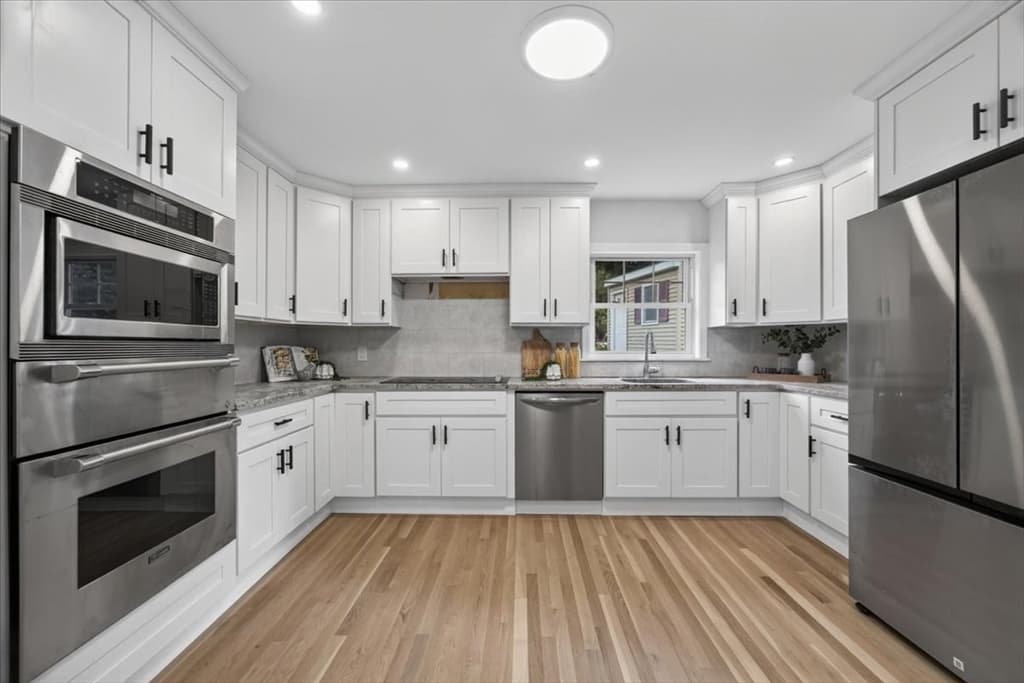 6 Hillside Ave, Woburn MA 01801