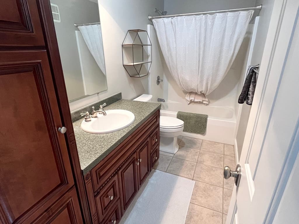 Condominium at 12 Azalea Ln # 12, Grafton MA 01519, Grafton, photo 16 of 24