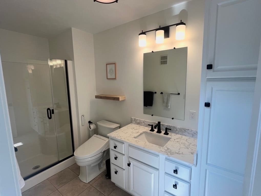 Condominium at 12 Azalea Ln # 12, Grafton MA 01519, Grafton, photo 14 of 24