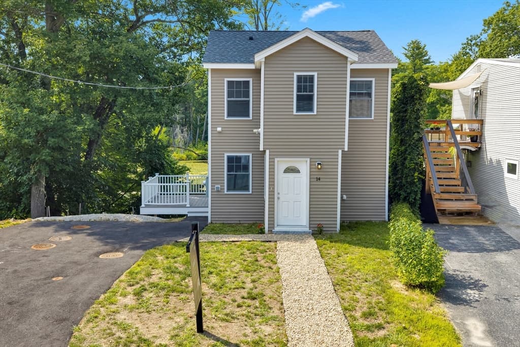 14 Hillside Road, Northborough MA 01532