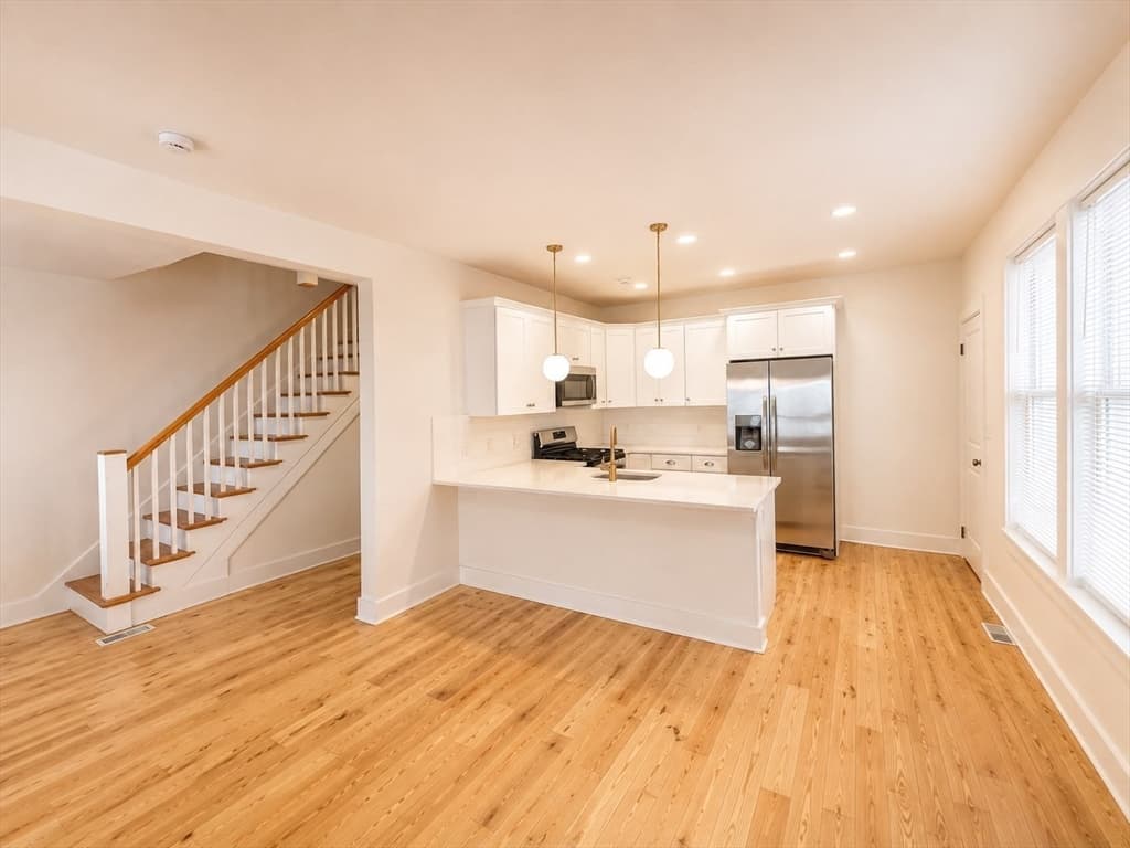 17-19 Clarence St, Boston MA 02119