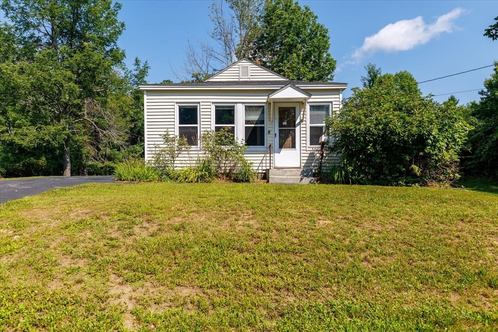 21 Munroe St, Winchendon MA 01475