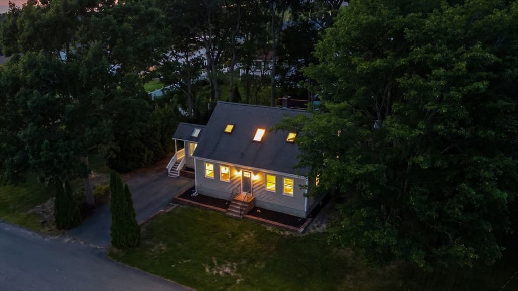 664 Norman St, Fall River MA 02721 photo 23
